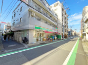 ローソンストア100品川小山店