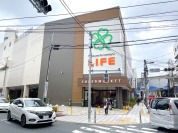 ライフ梅島駅前店