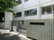 世田谷区立駒沢中学校