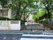 文京区立根津小学校
