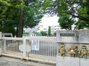 府中市立武蔵台小学校