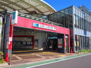 東京メトロ丸ノ内線・都営大江戸線「本郷三丁目」駅.