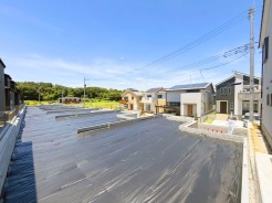 土日祝日は弊社現地販売会開催中！
モデルハウスのご案内や建物プレゼンテーション随時受付中！