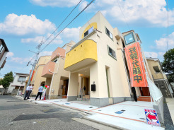 【リプラス特薦物件】
全9棟の分譲地が足立区の閑静な住宅街に誕生！
全棟完成しているため、即日ご内覧可能です！「リプラス」までお気軽にお問い合わせください！