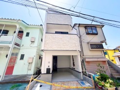 【外観】（2月下旬撮影）
保育園・幼稚園が徒歩10分圏内に複数あり、小中学校も徒歩圏内にあるので、共働きの子育て世帯の方にも安心な住環境です！