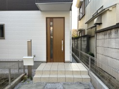 玄関
