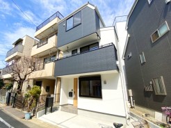【外観】
スーパーやコンビニなどのお買い物施設が徒歩圏内に揃っているので暮らしが豊かになります。