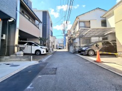 【前面道路】（現況：居住中）
