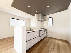 【Kitchen：1号棟】
