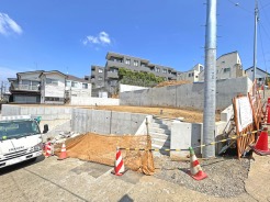 【外観：8月下旬撮影】
