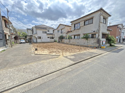 【土地外観】
東京メトロ千代田線「北綾瀬」駅、つくばエクスプレス「八潮」駅、JR常磐線「亀有」駅が利用可能な立地。徒歩4分圏内にバス停があります。