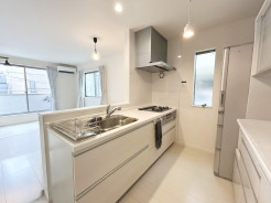 【Kitchen】
家具消し加工が施されています。