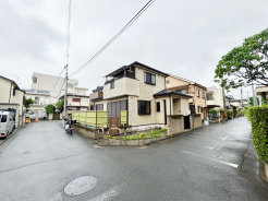 【外観：6月上旬撮影】古屋あり
