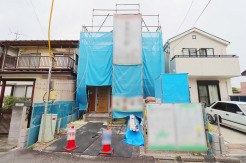【外観：6月中旬撮影】
