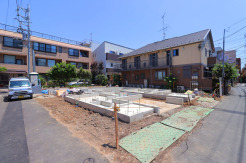 【外観：6月中旬撮影】
