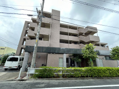 【外観：7月中旬撮影】
