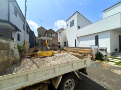 【外観：8月上旬撮影】