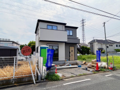 【外観：8月上旬撮影】
