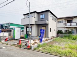 【外観：8月上旬撮影】
