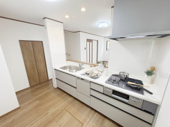 【Kitchen：2号棟】
