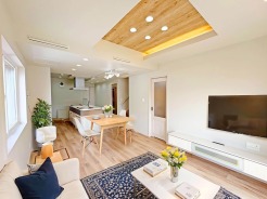 【LDK：1号棟】
本画像はCGで作成しており、実際に現地に家具は配置しておりません。また、価格に家具は含まれません。
