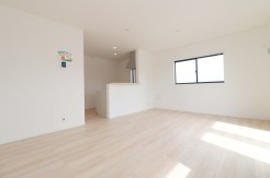 【2号棟　LDK：15.3帖】