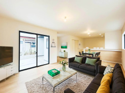 【LDK：20.5帖】
本画像はCGで作成しており、実際に現地に家具は配置しておりません。また、価格に家具は含まれません。
