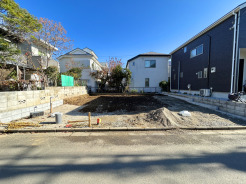 【外観：11月中旬撮影】
