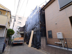 【外観：11月中旬撮影】
