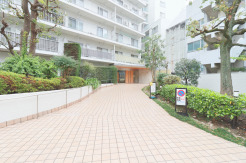 【エントランス(外)】