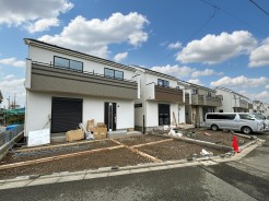 【外観：3月撮影】
