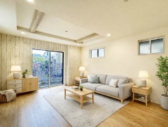 【LDK：1号棟】
本画像はCGで作成しており、実際に現地に家具は配置しておりません。また、価格に家具は含まれません。
