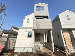 【外観：4月上旬撮影】