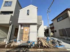 【外観：4月上旬撮影】