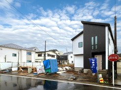 【外観：3月上旬撮影】
