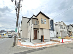 【外観】 1号棟　4月撮影
