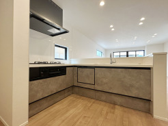 【Kitchen：1号棟】
