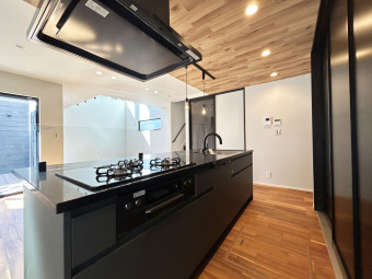 【建物プラン例】Kitchen プラン・カラーセレクトのご相談可能！ 建物面積：101㎡｜建物参考価格：2000万円