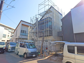 【現地外観】１０号棟（３月撮影）