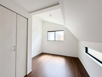 【Room：6.9帖】 収納スペースが2か所ある居室なので、普段使わないような物を置いておくことで居室を広くキレイに利用することが可能です。