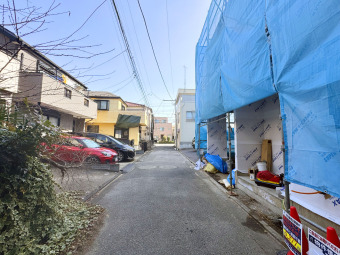 ～Grazia Series足立栗原～ 教育施設が至近にあり、子育て世帯の方にも安心な住環境です。 （3月中旬撮影）