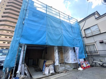 ～Grazia Series足立栗原～ LDK18帖超えのビルトインガレージ仕様の2SLDKプランニング！屋上バルコニーのある優雅な暮らし。 省エネ基準適合住宅仕様！ （3月中旬撮影）