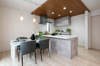 【建物プラン例：LDK】（同仕様内観） 暮らしに合わせたオンリーワンの住まいづくりが実現します。 建物参考価格：2000万円 建物面積：100㎡（30坪）