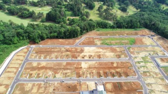 上空から望む現地区画（2024年5月撮影） 【都心に近い緑の丘に堂々登場した新街区】 ～スカイテラス南山～ 物件詳細や現地ご案内希望など、お気軽にお問い合わせください！