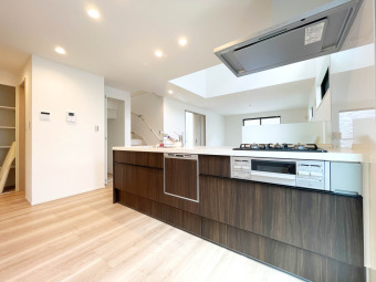 【Kitchen：E号棟】