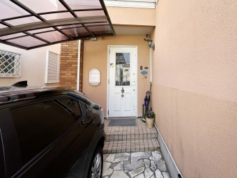 【Entrance】 現地ご内覧希望受付中です。 物件詳細や現地ご案内希望など、お気軽にお問い合わせください。