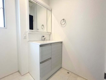 【建物プラン例】ZEH水準仕様住宅！住宅性能評価書取得物件！ プラン・カラーセレクトのご相談可能！理想の暮らしを求められる売地販売。 建物面積：82㎡｜建物参考価格：2000万円 