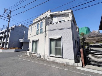 【外観】弊社限定公開！ ～設備～ ガス式温水式床暖房、食洗器搭載システムキッチン、3口コンロ、グリル、3面鏡洗面台、浴室乾燥機、追い焚き機能、トイレビデ機能充実、WIC、床下収納、小屋裏収納etc..