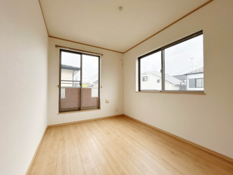 【Room：5.15帖】 全居室が南向きで心地よい陽光射し込む明るく安らぎ空間での暮らし。