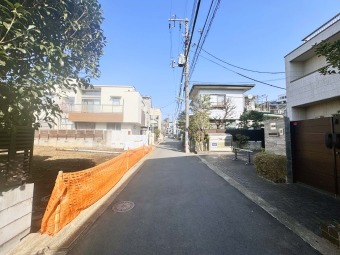 【前面道路】 モデルハウスやプレゼンテーションのご案内も行っております！ 即日ご案内可能です！物件詳細や現地ご案内希望など、お気軽にお問い合わせください！